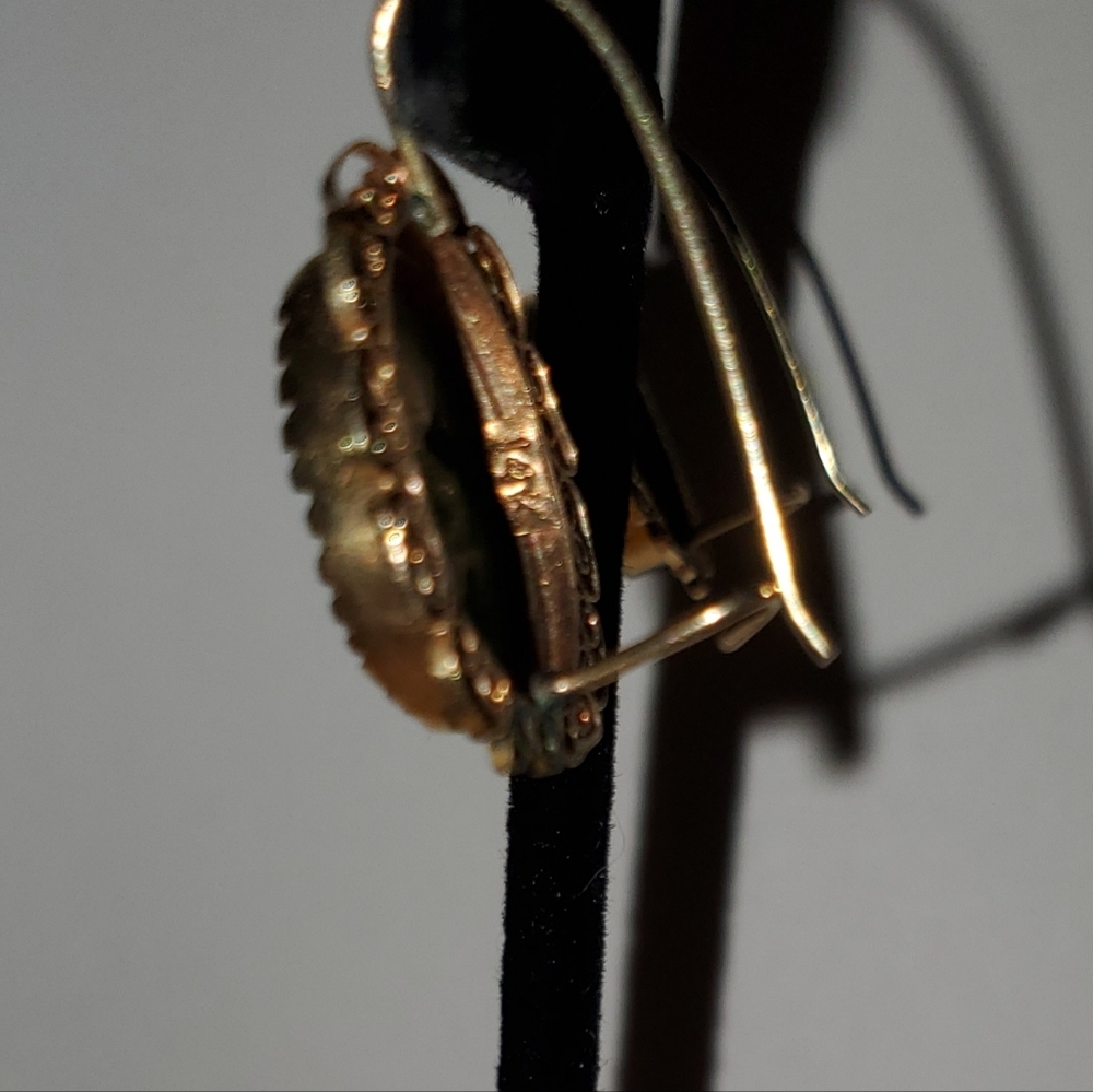 Carved Moss In Snow Jade Earrings 14k Yellow Gold Antique Rare Jade - Picture 4 of 5